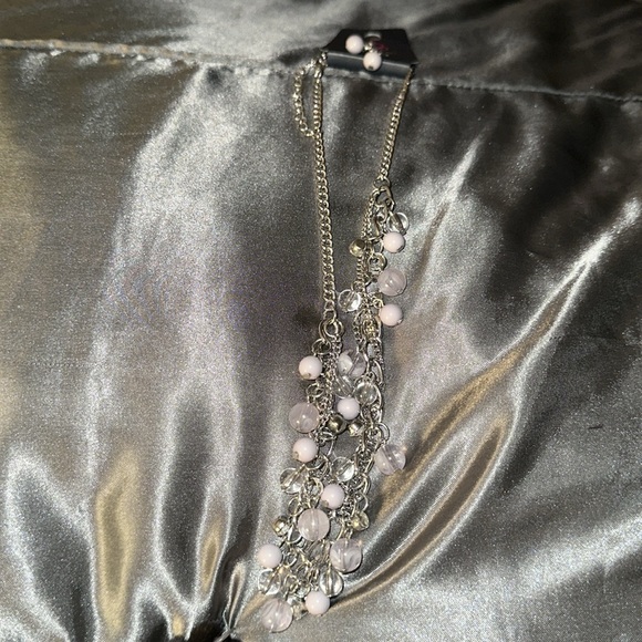 Earrings and matching necklace - Picture 2 of 3